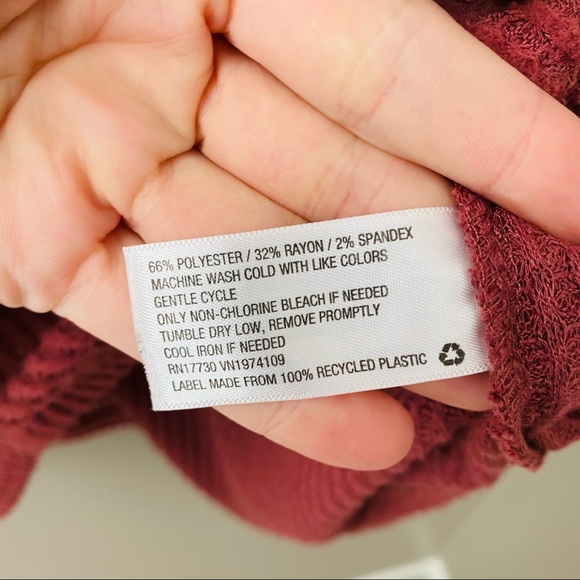 Wild Fable Button Up Waffle Knit Top Maroon Sz Medium - Picture 4 of 9